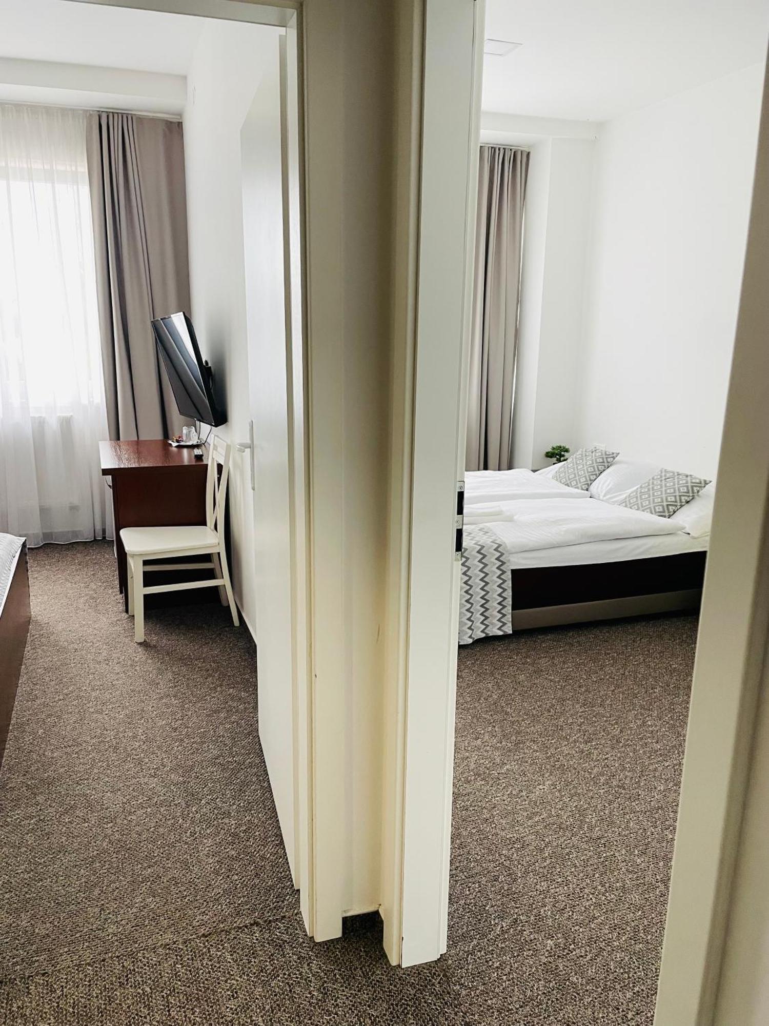 Hotel Slanica Namestovo Bagian luar foto